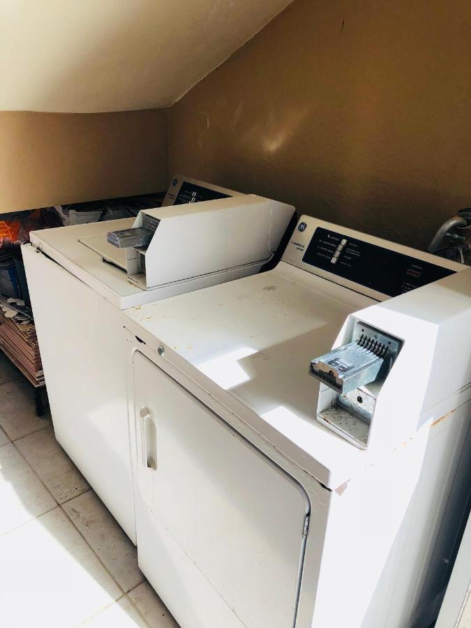 Homey Escape With Patio Access And Free Laundry 폰세 외부 사진
